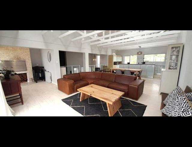 4 BEDROOM HOUSE FOR SALE IN STILBAAI EAST